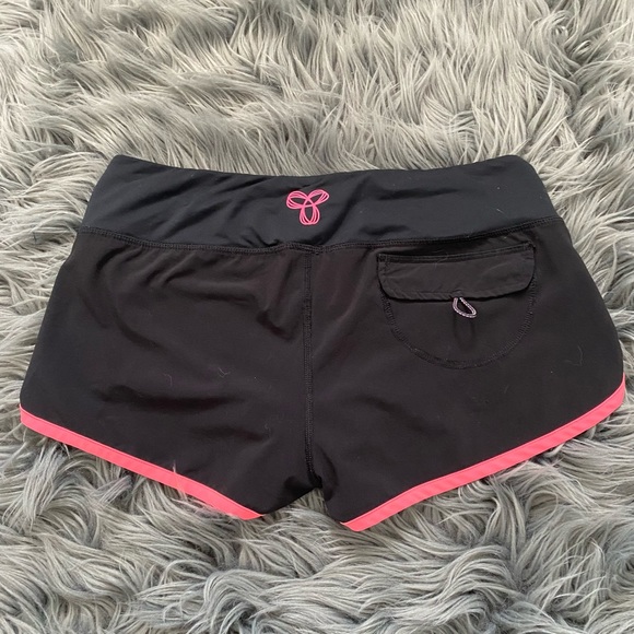 Tna Aritzia Shorts - Picture 3 of 3